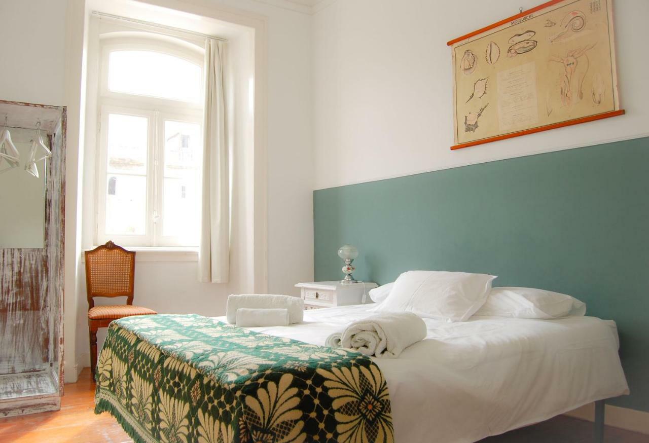 Largo Residencias Affittacamere Lisboa Esterno foto