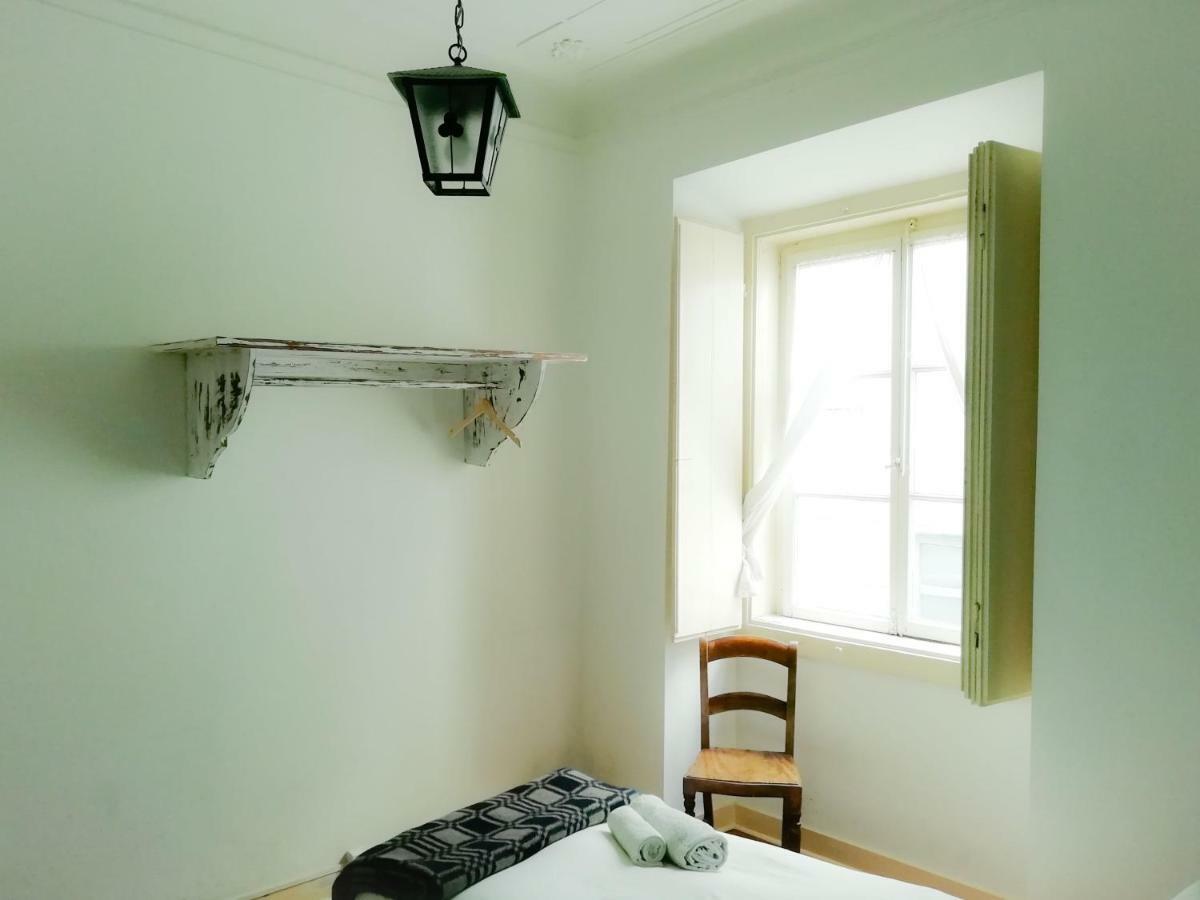 Largo Residencias Affittacamere Lisboa Esterno foto